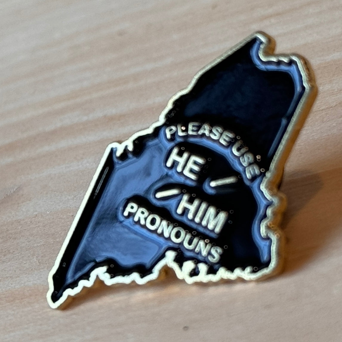 Maine Pronoun Enamel Pins @mainesouvenirshop