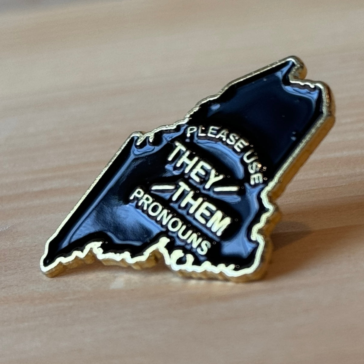 Maine Pronoun Enamel Pins @mainesouvenirshop